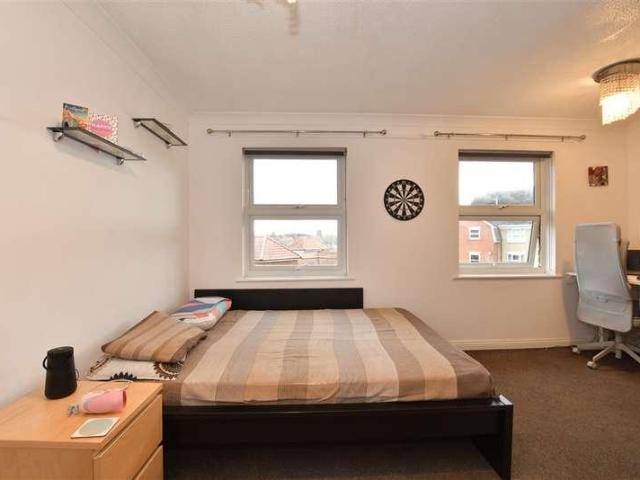 Flat for sale in Chelmsford, Essex