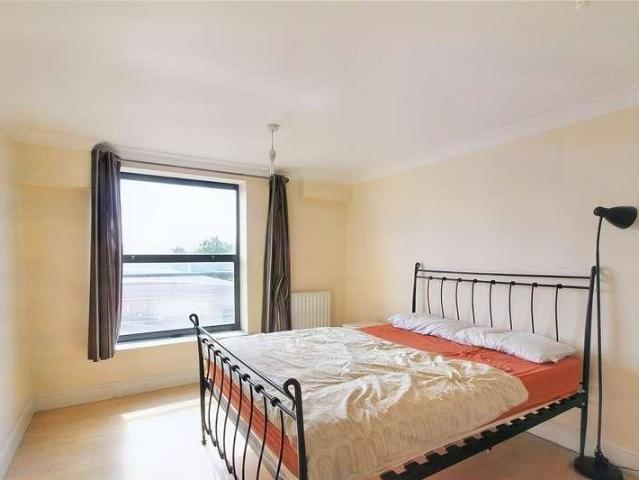 Flat for sale in Heigham Grove, East Bank