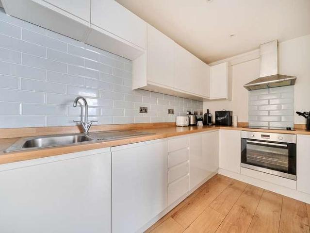 Flat for sale in Ewens Farm, Cheltenham