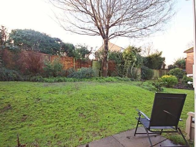Flat for sale in Billingshurst, Horsham
