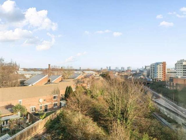 Flat for sale in London Borough of Islington, Greater London
