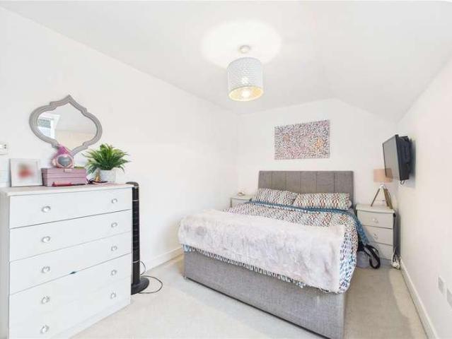 Flat for sale in Mereoak Park, Three Mile Cross