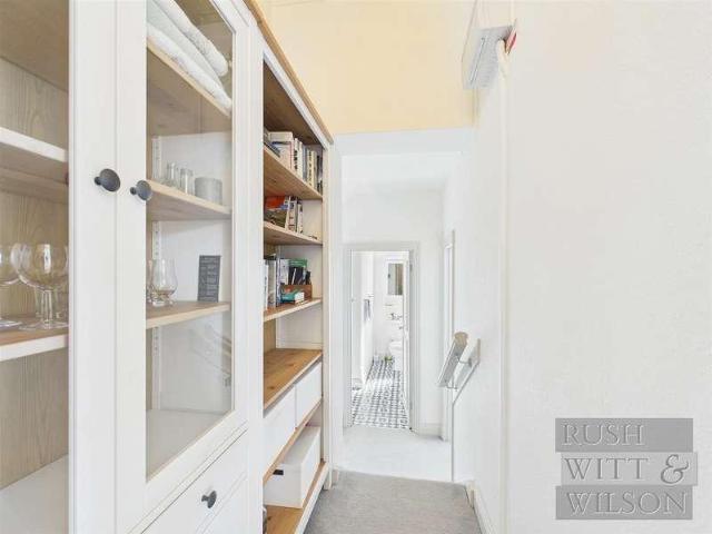 Flat for sale in Blacklands, Guestling Green