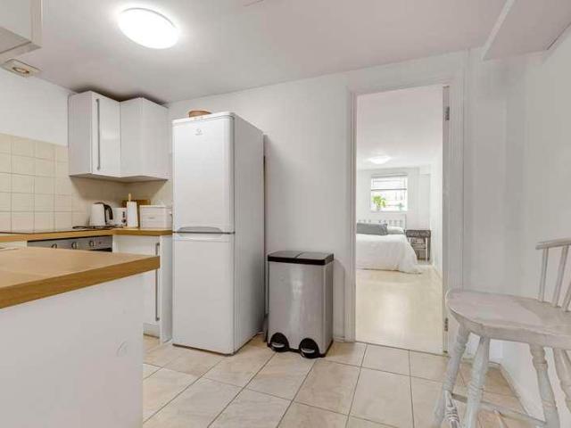 Flat for sale in South Hackney, Greater London