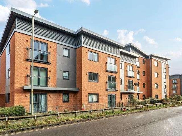 Flat for sale in Evershot, Oxfordshire