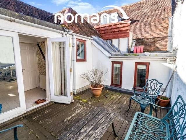 Flat for sale in The Close, Hampshire