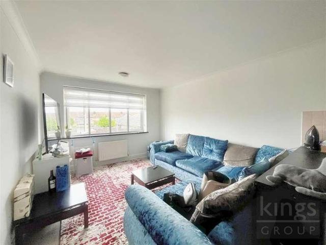 Flat for sale in Broxbourne, Hertfordshire