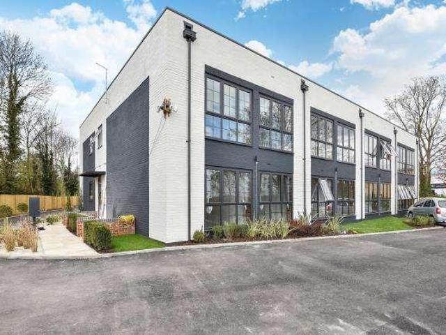 Flat for sale in Enborne, West Berkshire