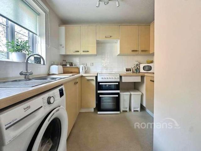 Flat for sale in Fleet, Hart