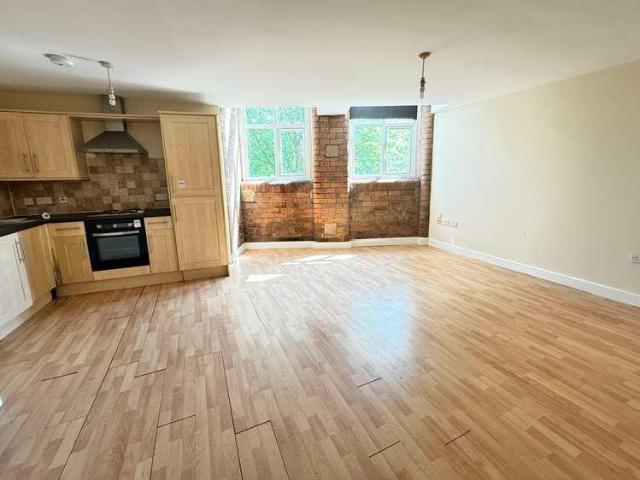 Flat for sale in Bradley, West Yorkshire