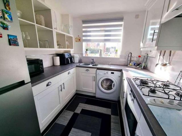 Flat for sale in Barry Island, Barry