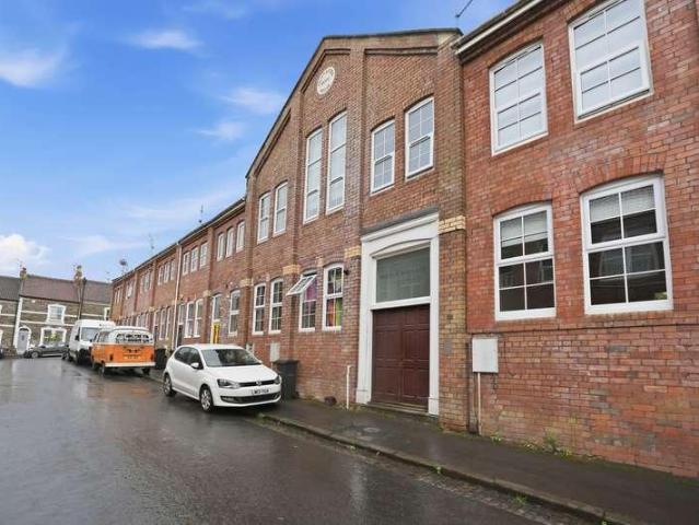 Flat for sale in Feckenham, City Of Bristol