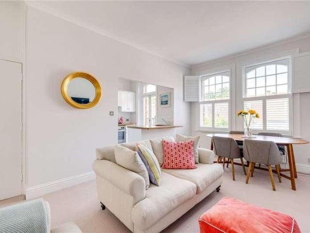 Flat for sale in West Kensington, Greater London
