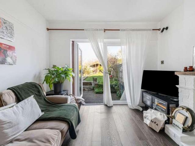 Flat for sale in London Borough of Croydon, Greater London