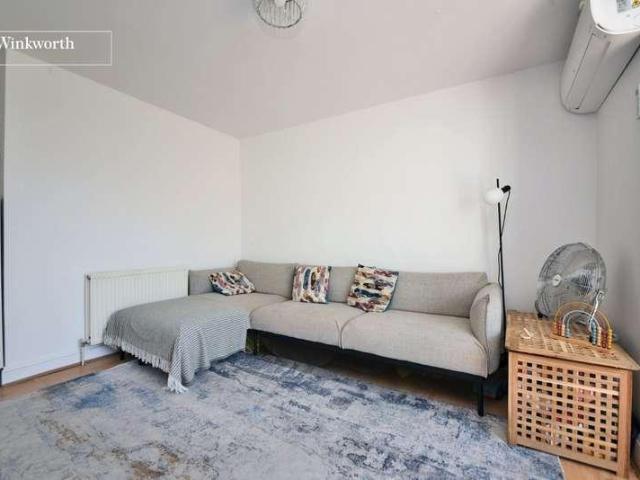 Flat for sale in Greater London