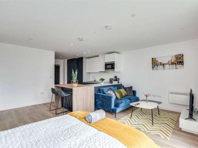 Flat for sale in City Centre, Salford