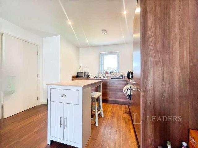 Flat for sale in Arbury, Cambridgeshire