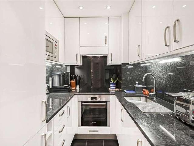 Flat for sale in St. John's Wood, Greater London