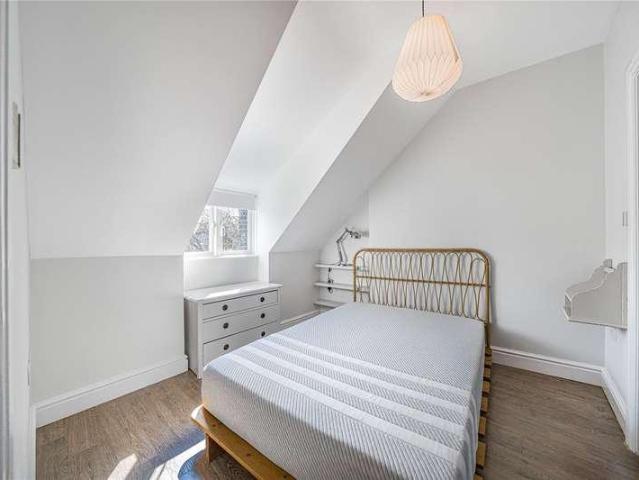 Flat for sale in Belsize Park, Greater London