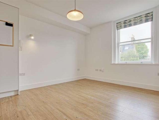 Flat for sale in Arbury, Cambridgeshire