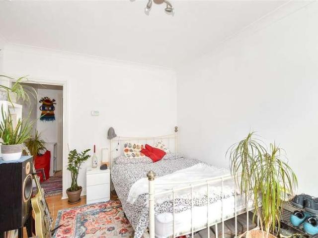 Flat for sale in Perryfields, West Sussex