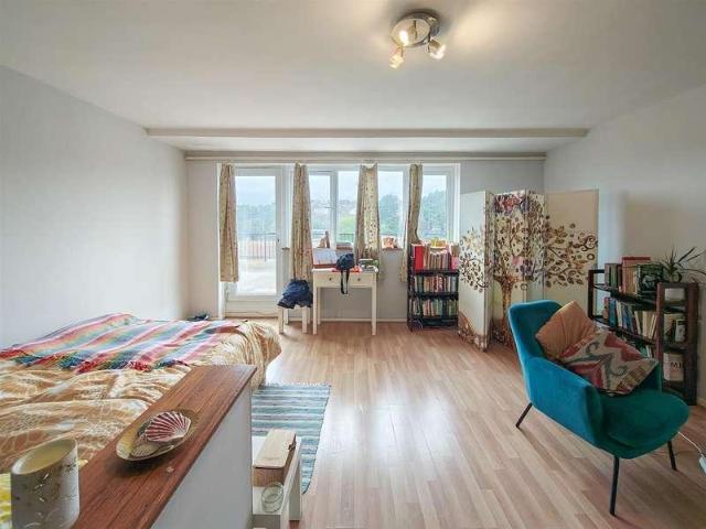 Flat for sale in Seaford, Iford