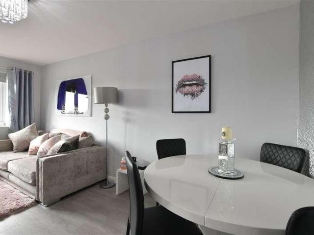 Flat for sale in Wickford