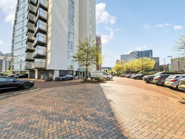 Flat for sale in Salford, Greater Manchester