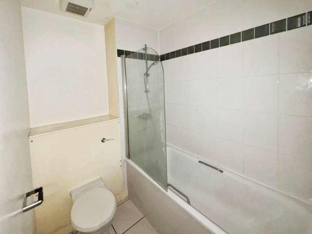 Flat for sale in Old Town, Hull