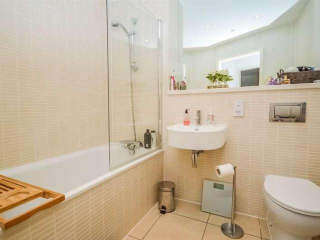 Flat for sale in West Yorkshire