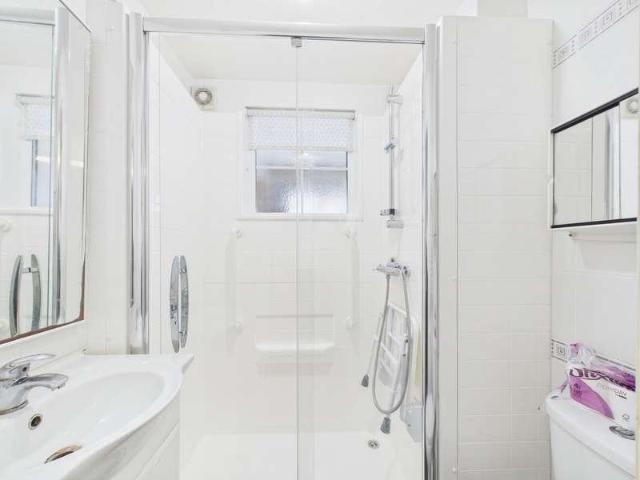 Flat for sale in Dee Park, Reading