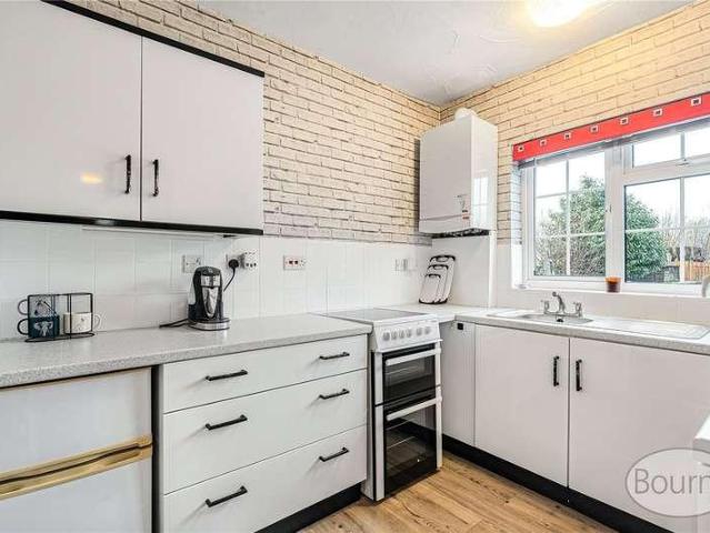 Flat for sale in Westborough, Surrey