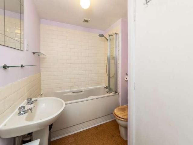 Flat for sale in Dromore, Oxfordshire