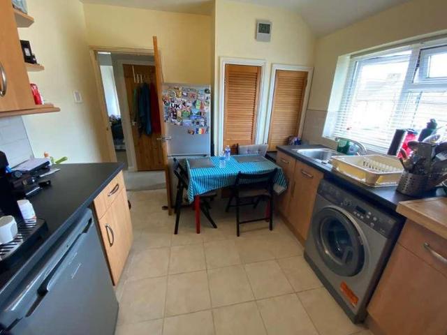Flat for sale in Dagenham, Becontree