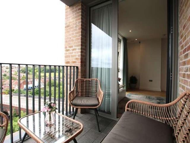 Flat for sale in Dollis Hill, Greater London