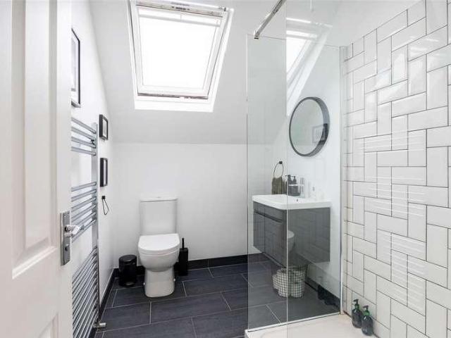 Flat for sale in Beckenham, Shortlands