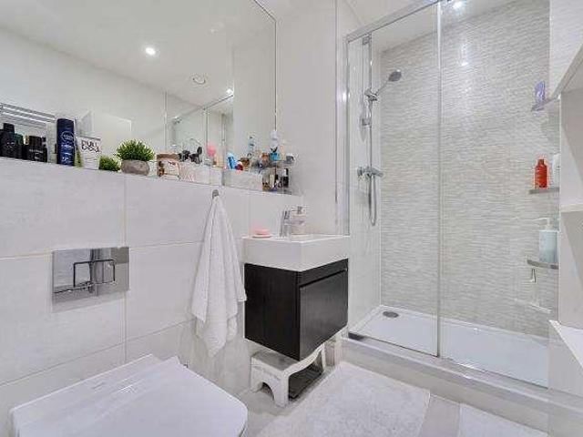 Flat for sale in Daws Hill, Cressex