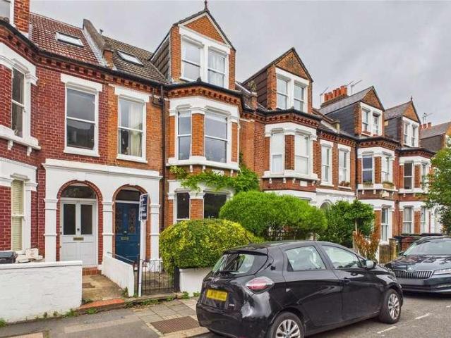 Flat for sale in Herne Hill, Greater London