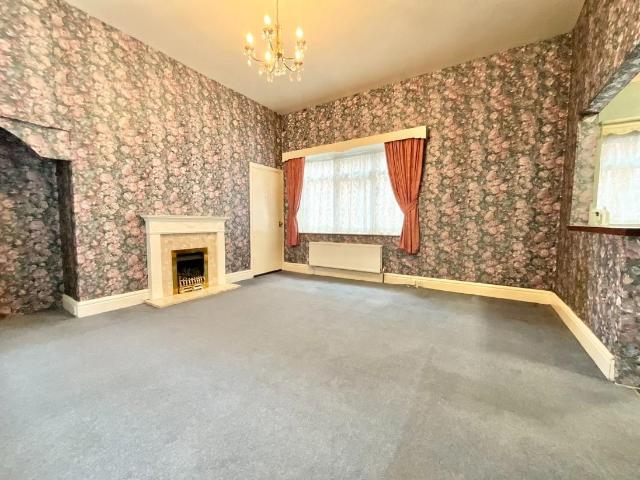 Flat for sale in Southport, Sefton