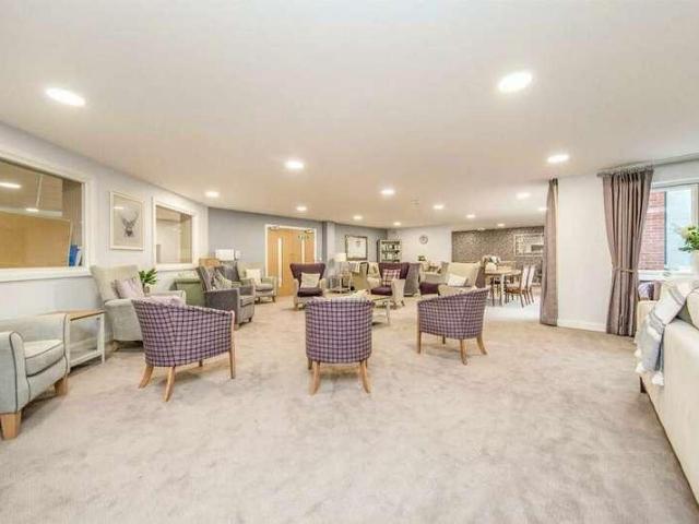 Flat for sale in Chelmondiston, Suffolk