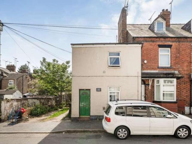 Flat for sale in Hammond Street