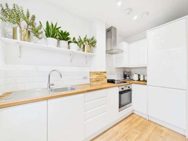 Flat for sale in King's Walden, Hertfordshire