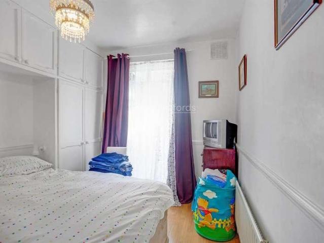 Flat for sale in Highbury, Greater London