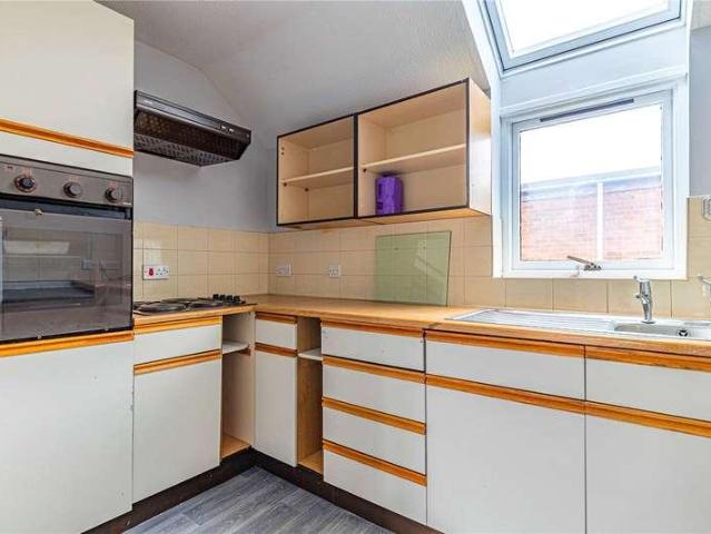 Flat for sale in Pouchen End, Hertfordshire