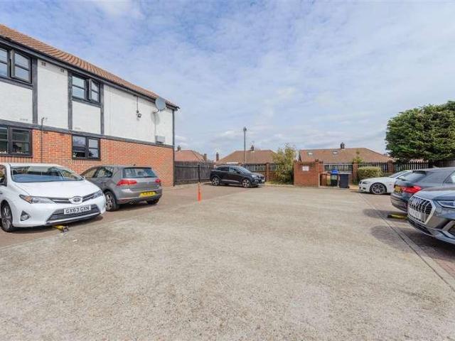 Flat for sale in West Heath, Greater London