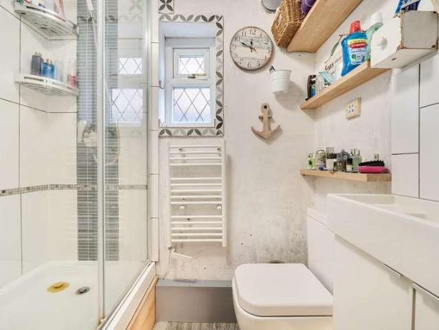 Flat for sale in Slough