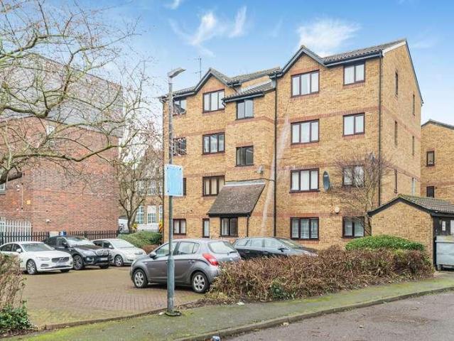 Flat for sale in London Borough of Enfield, Greater London
