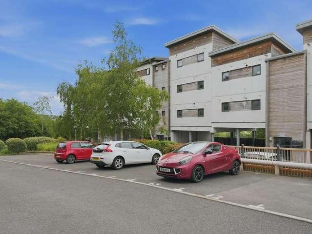 Flat for sale in Feckenham, City Of Bristol
