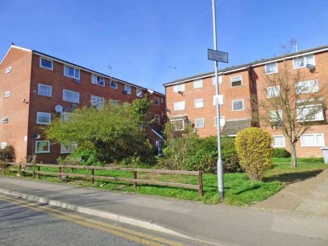 Flat for sale in Barking