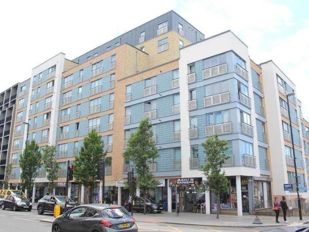 Flat for sale in London Borough of Croydon, Greater London
